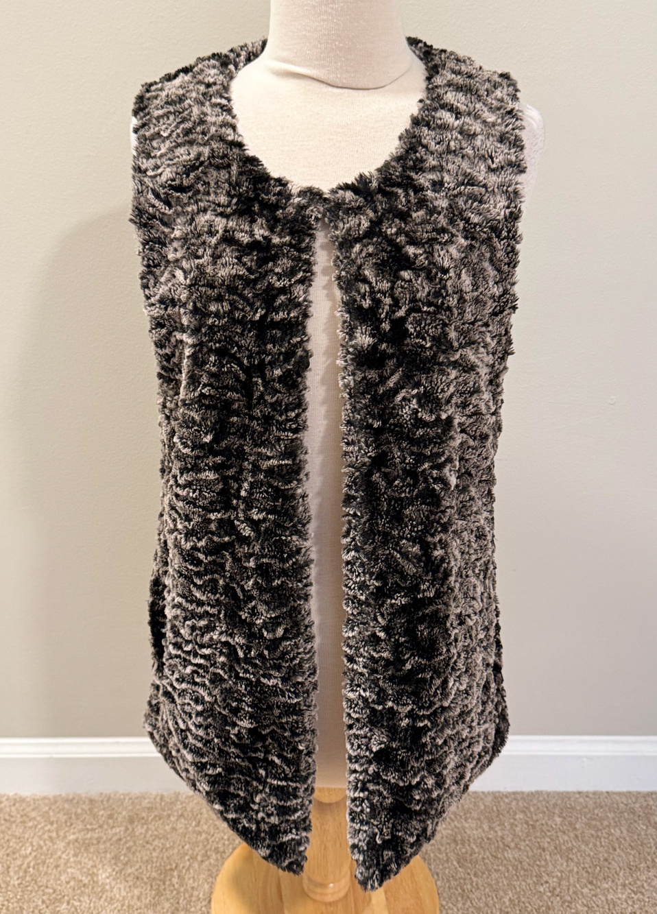 Betsey Johnson Womens Small Vest Faux Fur Black Grey Curly Rosette Open Front